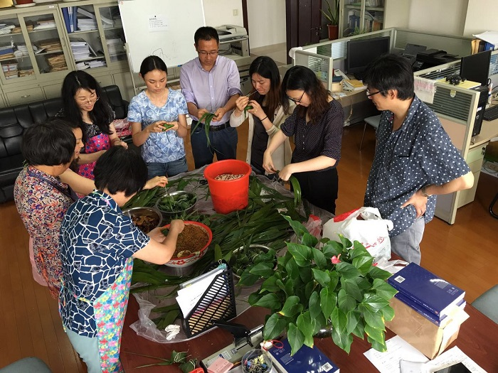 20160609-2016年端午节包粽子活动.jpg